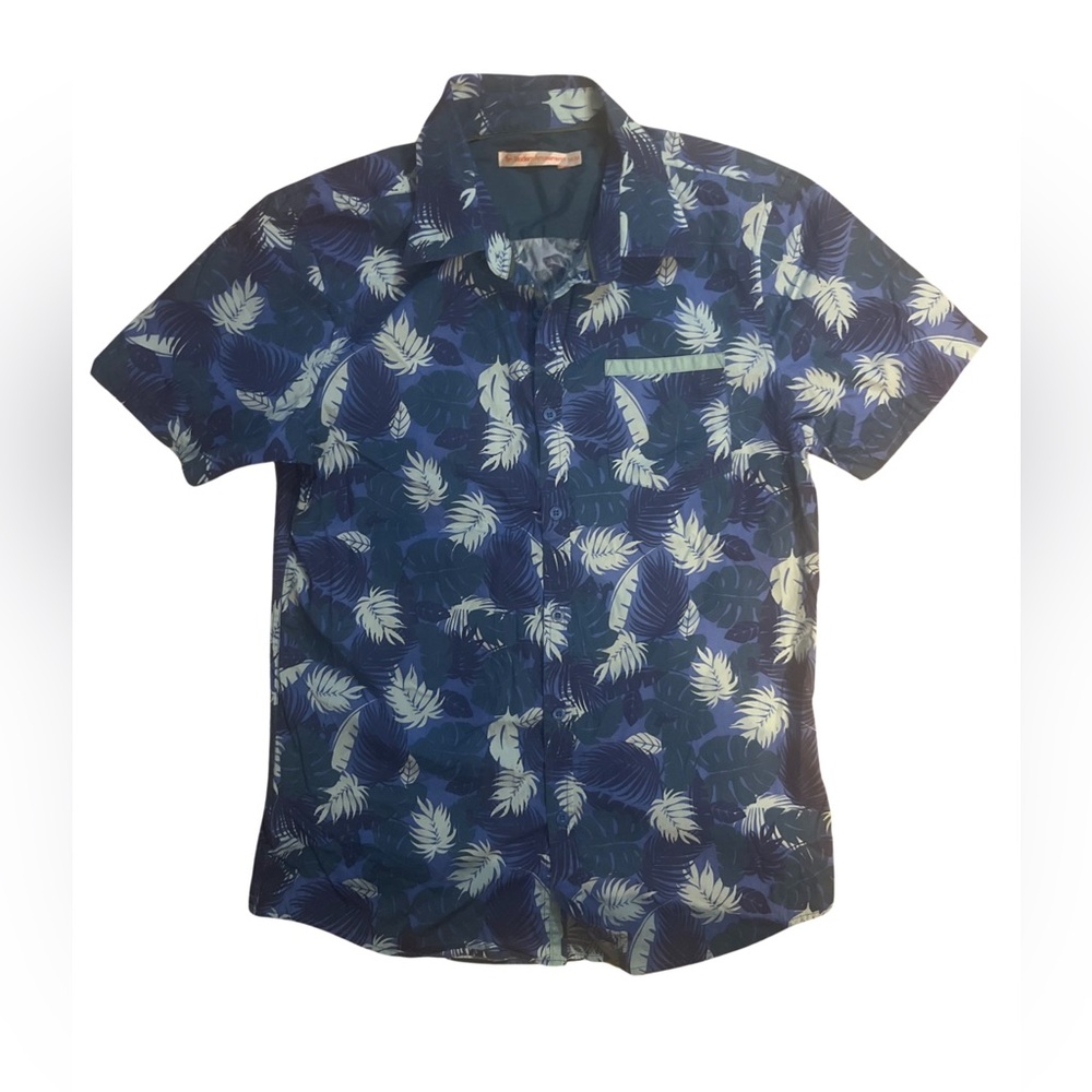 Modern Amusement Hawaiian style button down Medium